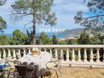 Villa en venta en El Port de la Selva