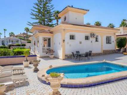 Villa en venta en Quesada