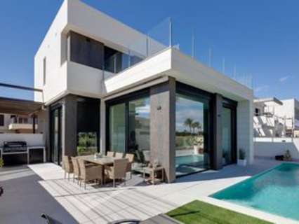 Villa en venta en Pilar de la Horadada