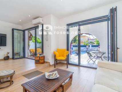 Villa en venta en Roses