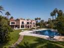 Villa en venta en Estepona