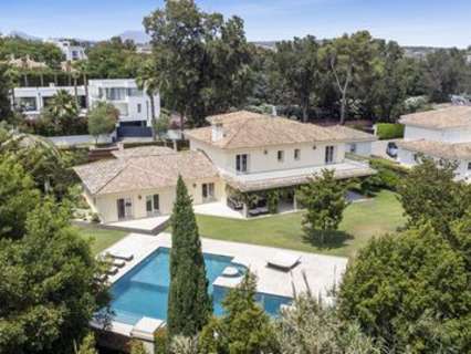 Villa en venta en Manilva
