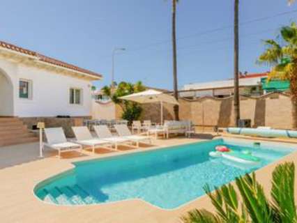 Villa en venta en Quesada