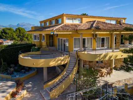Villa en venta en Alicante