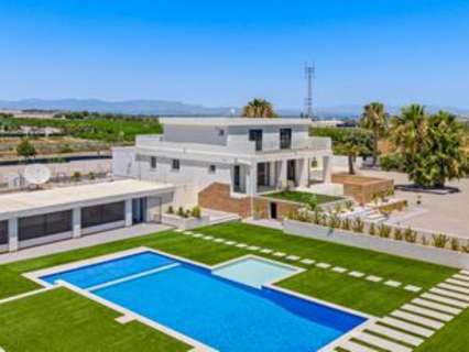 Casa en venta en Los Montesinos