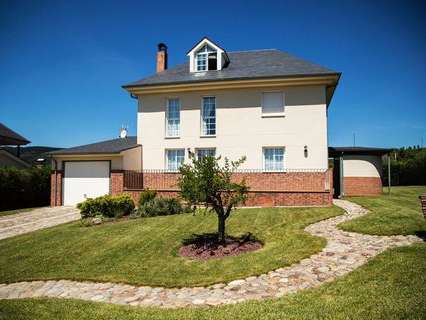 Villa en venta en Villafranca del Bierzo