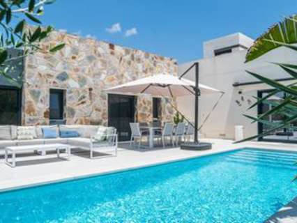 Villa en venta en Algorfa