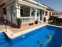 Villa en venta en Los Montesinos