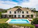 Villa en venta en Estepona