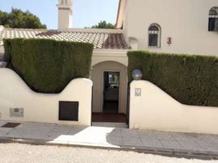 Villa en venta en Orihuela