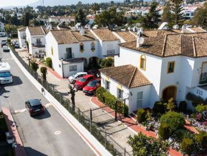 Villa en venta en Estepona