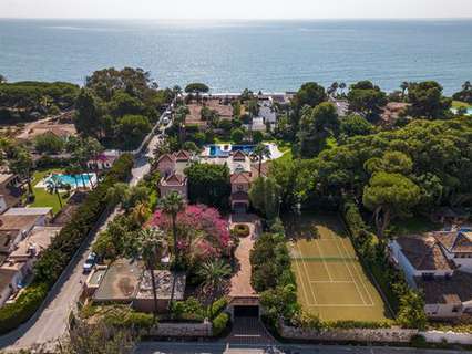 Villa en venta en Estepona