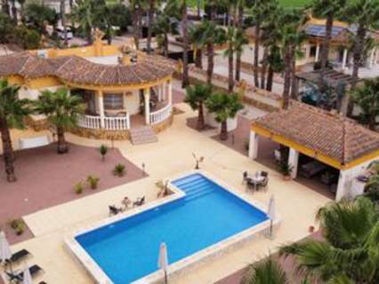 Villa en venta en Catral