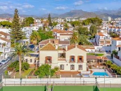 Villa en venta en Nerja