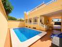 Chalet en venta en Torrevieja