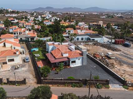 Villa en venta en La Oliva zona Villaverde