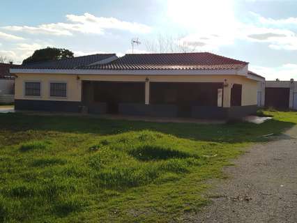 Chalet en venta en Carmona