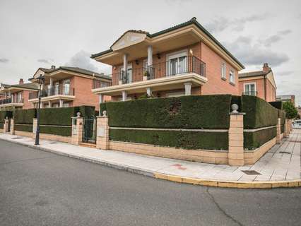 Villa en venta en Ávila