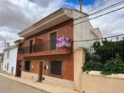 Casa en venta en Pozorrubielos de la Mancha, rebajada