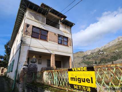 Casa en venta en Peñamellera Baja
