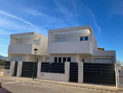 Casa en venta en Alpera, rebajada