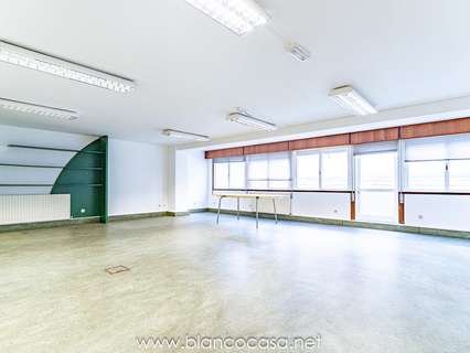 Local comercial en alquiler en Carballo
