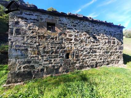 Casa rústica en venta en Vega de Pas