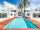 Villa en venta en Marbella, rebajada