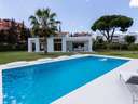 Villa en venta en Estepona