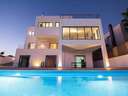 Chalet en venta en La Zubia