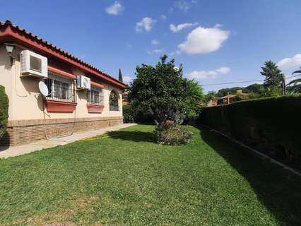 Chalet en venta en Carmona