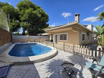 Villa en venta en Torrevieja zona Los Balcones rebajada