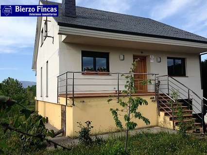 Chalet en venta en Bembibre