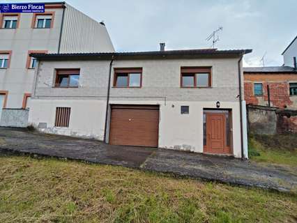 Casa en venta en Fabero