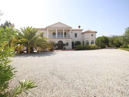 Villa en venta en Alcaucín