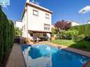 Chalet en venta en La Zubia