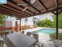 Chalet en venta en La Zubia