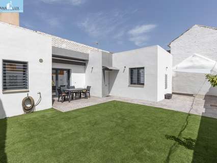 Casa en venta en La Zubia