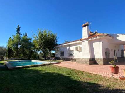 Chalet en venta en Carmona