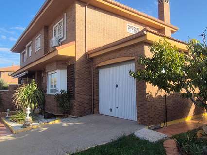 Chalet en venta en Torres de la Alameda