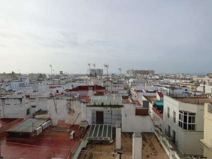 Edificio en venta en Cádiz, rebajado