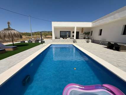 Casa en venta en El Pinós/Pinoso