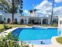 Villa en venta en Estepona