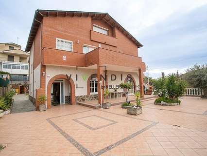 Casa en venta en Castellví de Rosanes