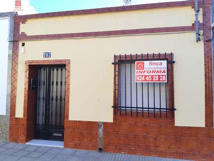 Casa en venta en Puebla de la Calzada, rebajada