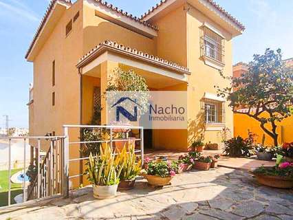 Villa en venta en Rincón de la Victoria, rebajada
