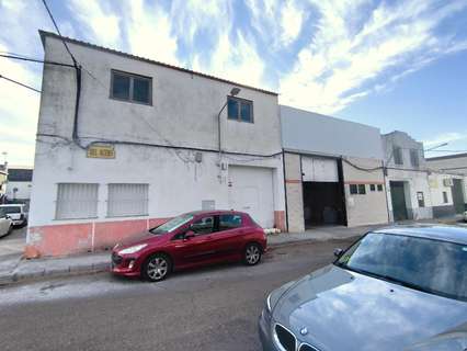 Nave industrial en venta en Badajoz