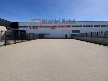 Nave industrial en venta en Loeches