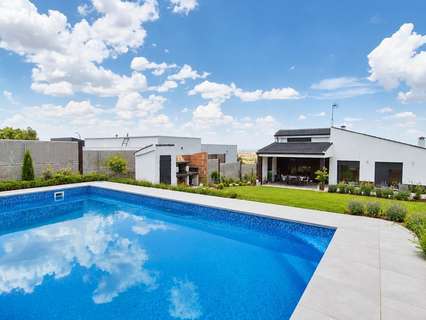 Chalet en venta en Carrascal de Barregas rebajado
