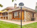 Chalet en venta en Oleiros